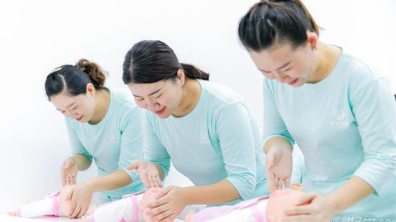 产后骨盆修复：传统绑腹带与新型方法的对比解析